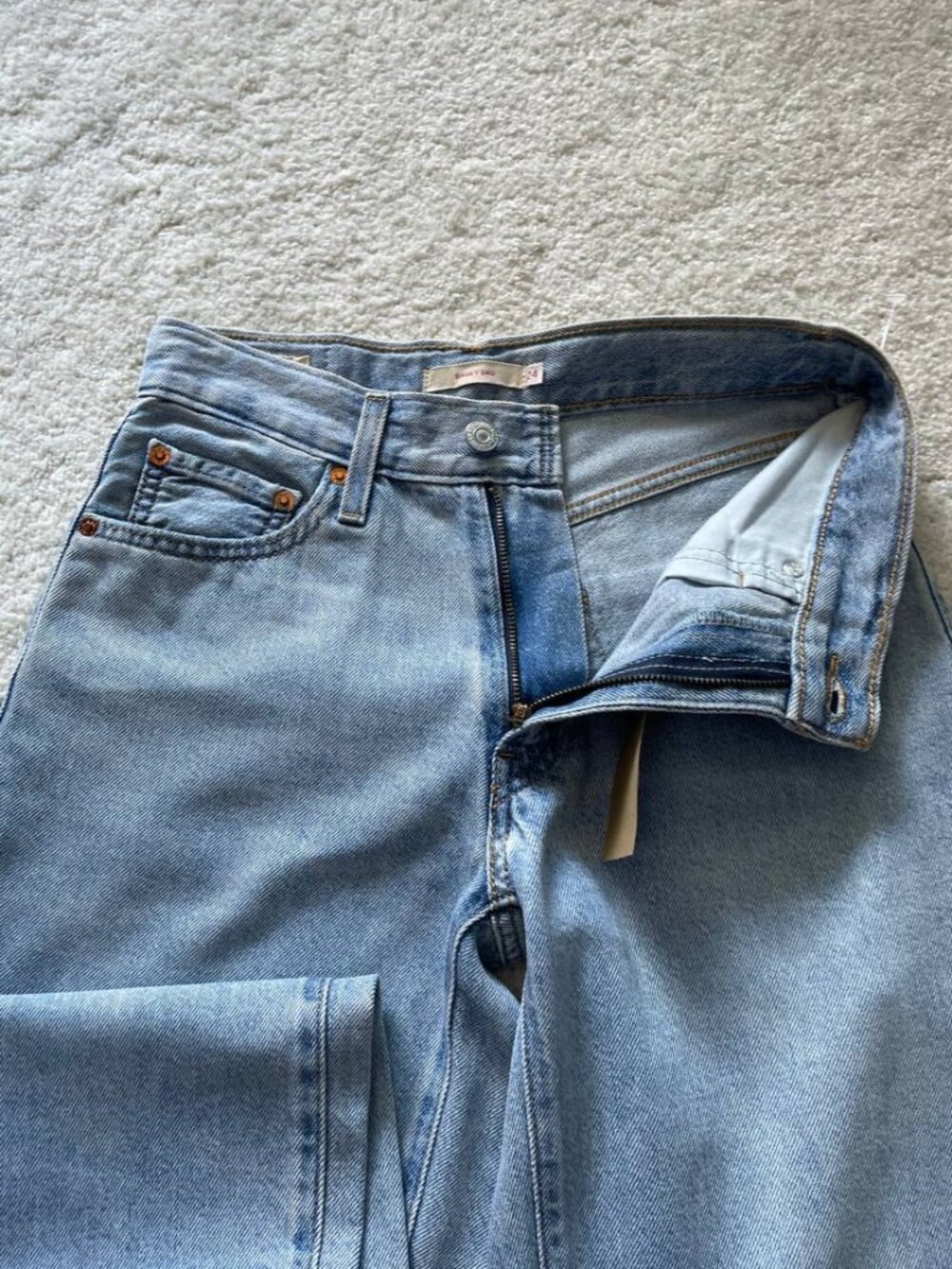 NWT Levi's Baggy Dad Mid Rise Wide Leg Women's Jeans Size 24/30 - Picture 7 of 12